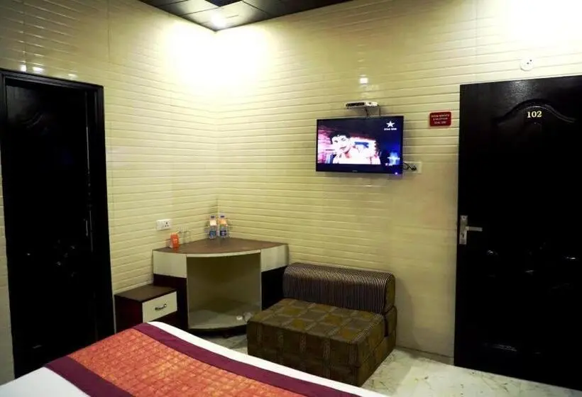 Deluxe-huone, Holy City