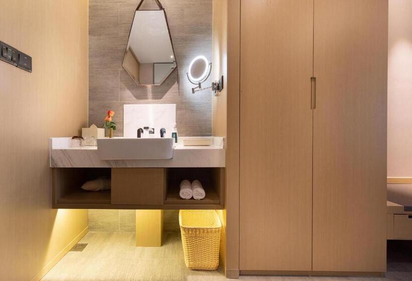 Номер Superior, Atour Hotel Ningbo Sanjiangkou Bund Book City