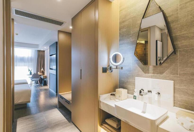 Номер Superior, Atour Hotel Ningbo Sanjiangkou Bund Book City