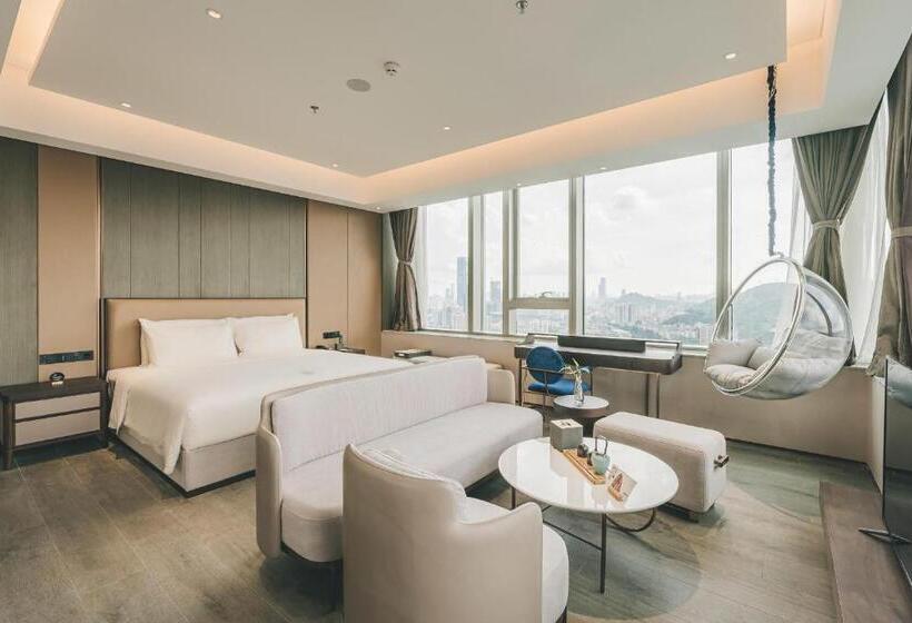 Superior suite with view, Atour Hotel Shenzhen Luohu Shuibei Ibc