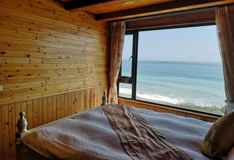 اتاق استاندارد چهار تخته, Hualien Sea Sky Resort