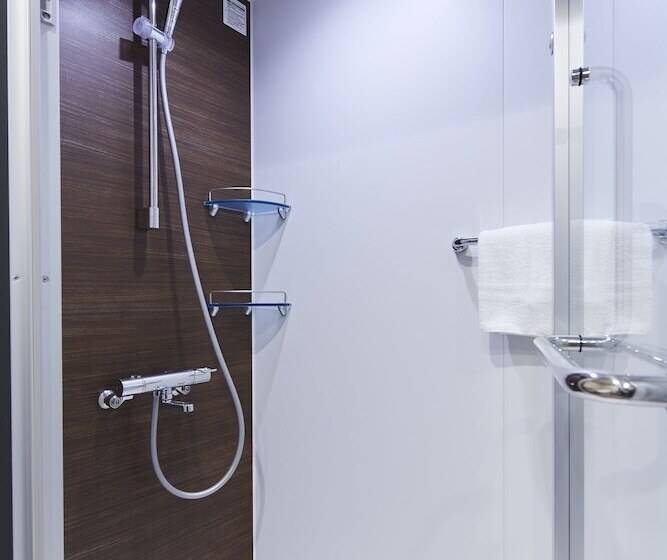 اتاق لوکس, Monday Kyoto Karasumanijo