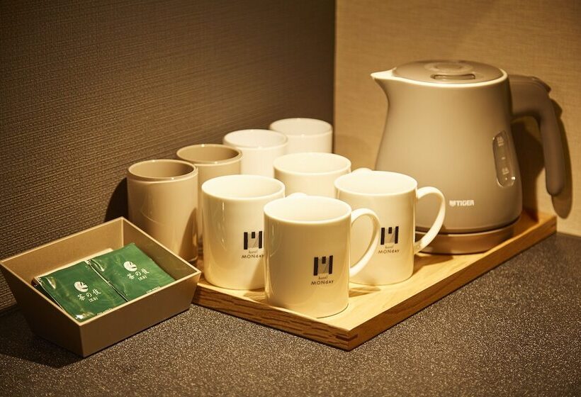 اتاق لوکس, Monday Kyoto Karasumanijo