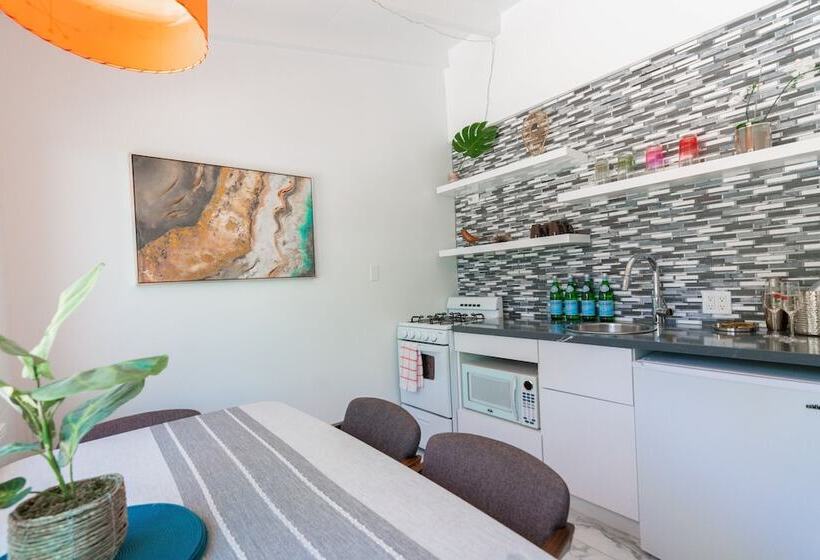 スーペリアスタジオ, Bellevue Oasis Adults Only