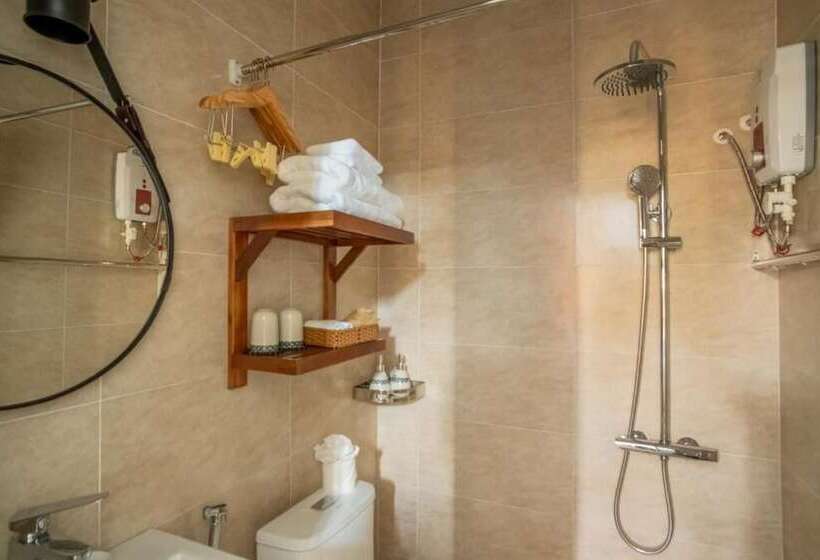 اتاق لوکس سه تخته, Vida Loca Sunset Beach Resort