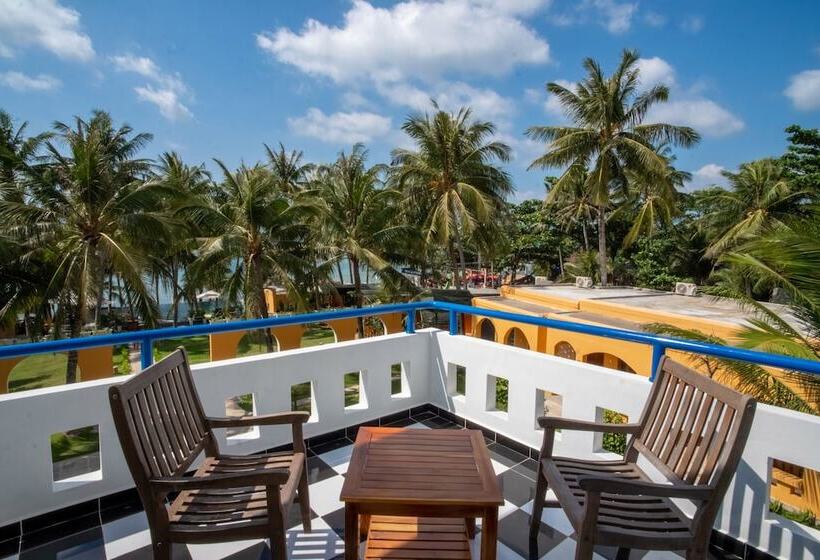 اتاق لوکس سه تخته, Vida Loca Sunset Beach Resort