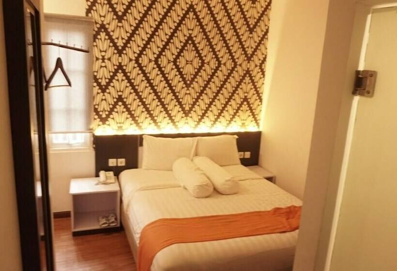 Camera Deluxe, Front One Boutique Tugu Muda Semarang