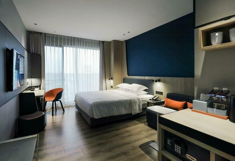 Quarto Standard Cama King, Holiday Inn Express Chiayi, An Ihg