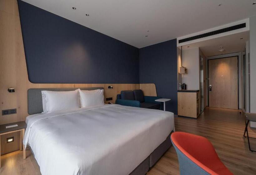 Quarto Standard Cama King, Holiday Inn Express Chiayi, An Ihg