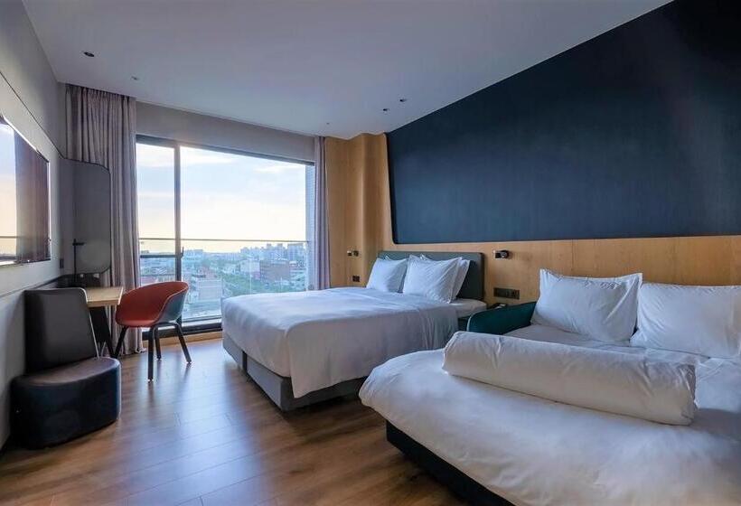 Quarto Standard Cama King, Holiday Inn Express Chiayi, An Ihg
