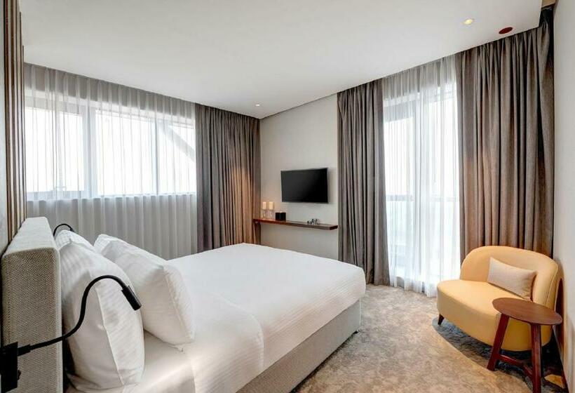 带大床的高级房间, Millennium Place Barsha Heights Hotel