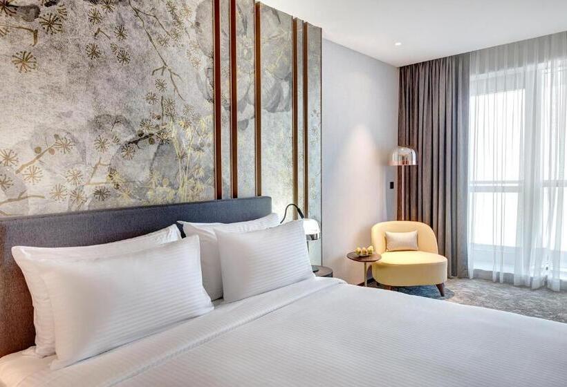 带大床的高级房间, Millennium Place Barsha Heights Hotel