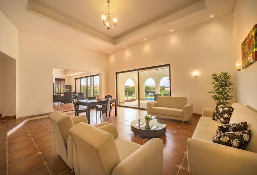 ویلای 3 خوابه با استخر, Tala Bay Residence Families Only