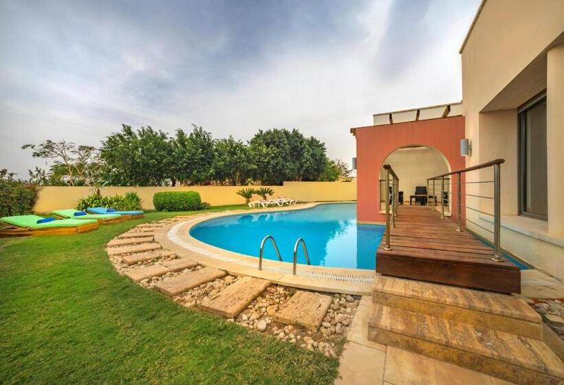 ویلای 3 خوابه با استخر, Tala Bay Residence Families Only