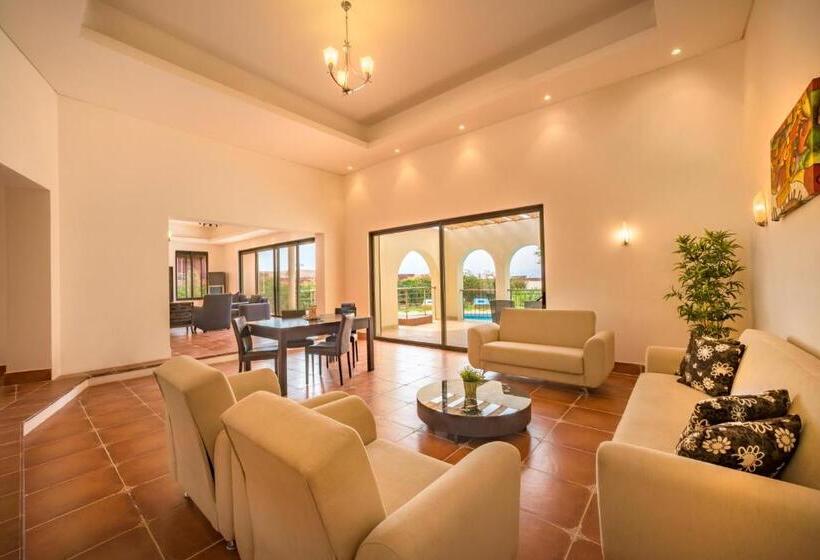 ویلای 3 خوابه با استخر, Tala Bay Residence   Families Only