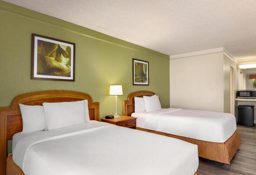 غرفه قياسيه سريرين مزدوجين, Baymont By Wyndham Daytona Beach   Intl Speedway