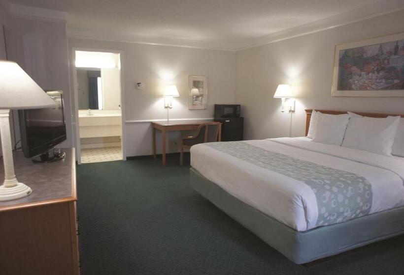 غرفة قياسية سرير كينج لذوى الإحتياجات الخاصة, Days Inn By Wyndham Georgetown