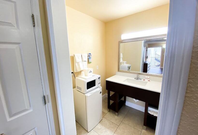 غرفه قياسيه سريرين مزدوجين, Econo Lodge Richmond North Chesterfield