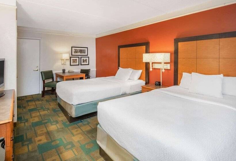 2ダブルベッドのスタンダードルーム, La Quinta Inn By Wyndham Colorado Springs Garden Of The Gods