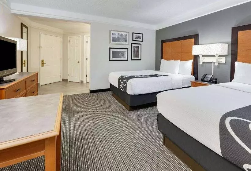 ２ダブルベッドのスタンダードルーム, La Quinta By Wyndham Dallas   Addison Galleria