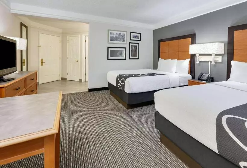 ２ダブルベッドのスタンダードルーム, La Quinta By Wyndham Dallas   Addison Galleria
