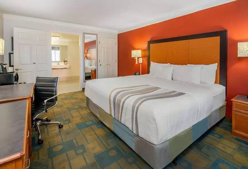 デラックスルーム, La Quinta Inn & Suites By Wyndham Irvine Spectrum