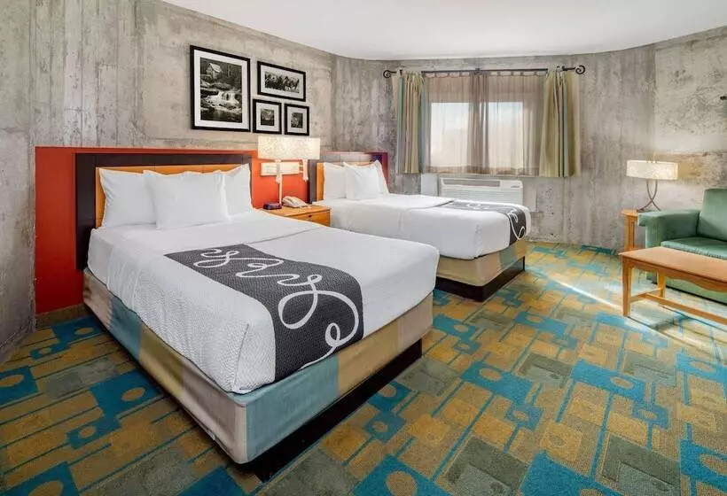 ２ダブルベッドのスタンダードルーム, La Quinta Inn & Suites By Wyndham Irvine Spectrum