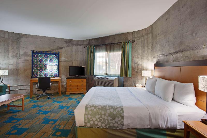 غرفة ديلوكس سرير كينج, La Quinta Inn & Suites By Wyndham Irvine Spectrum