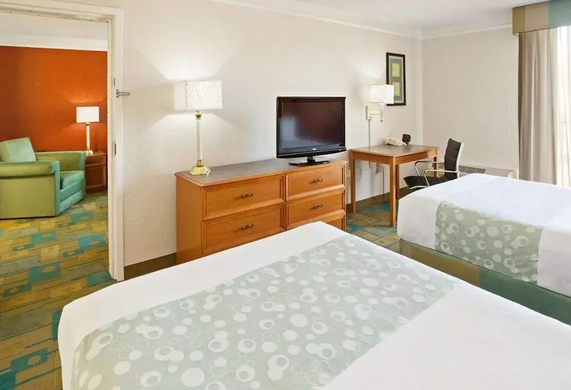 スイート, La Quinta By Wyndham Nashville Airport/opryland