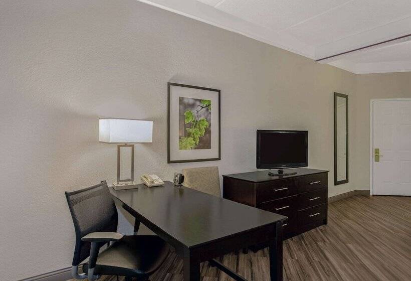带2个双人床的标准工作室, La Quinta By Wyndham Orlando Airport North