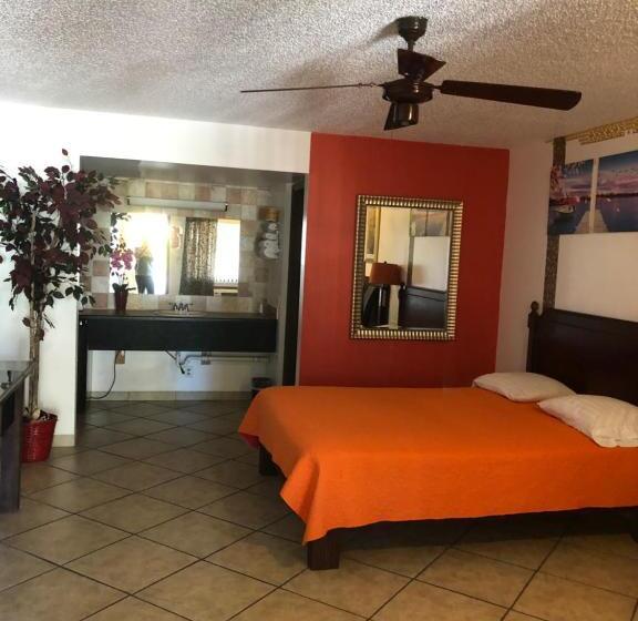 חדר סטנדרט מותאם לאדם עם מוגבלויות, Lago Motor Inn