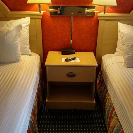 غرفه قياسيه سريرين مزدوجين, Lewis River Inn