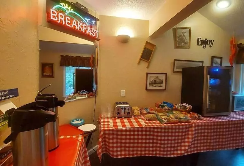 اتاق لوکس, Little Valley Inn