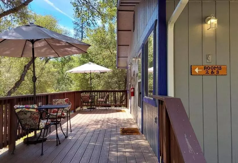 اتاق استاندارد با بالکن, Little Valley Inn