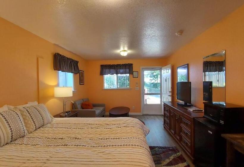 Номер Стандарт с Балконом, Little Valley Inn