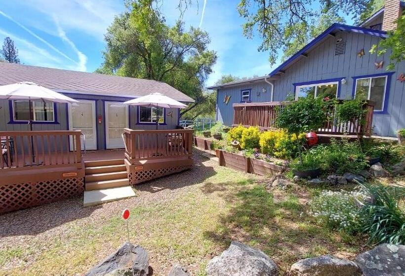 스탠다드 발코니 룸, Little Valley Inn