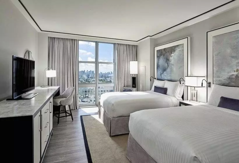 اتاق استاندارد با 2 تخت دوبل, Loews Miami Beach