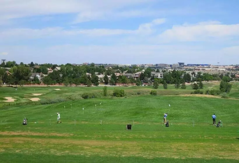 キングサイズベッドのデラックスルーム, Lone Tree Golf Club And