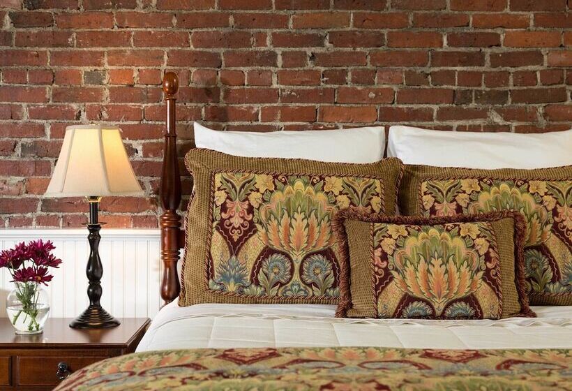 デラックスルーム, Lord Camden Inn