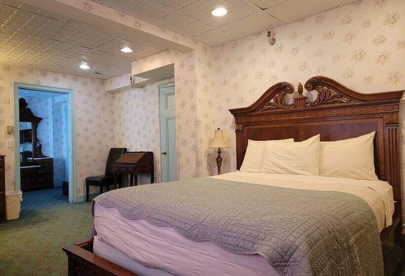 غرفة ديلوكس رباعية, Lowell Inn