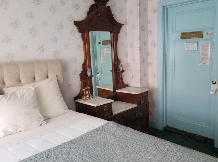 Четырехместный Номер Deluxe, Lowell Inn