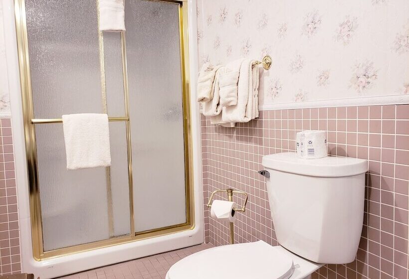 غرفة ديلوكس رباعية, Lowell Inn