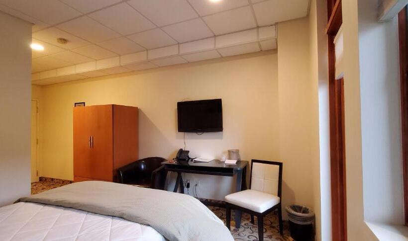 Номер Стандарт с Балконом, Lowell Inn