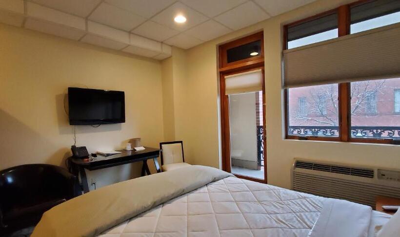 غرفة قياسية مزوَّدة بشُرفة, Lowell Inn