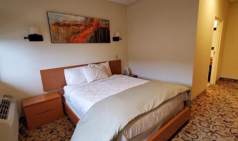 غرفة قياسية مزوَّدة بشُرفة, Lowell Inn