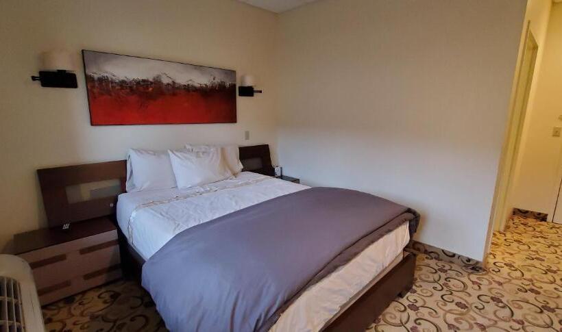 غرفة قياسية مزوَّدة بشُرفة, Lowell Inn