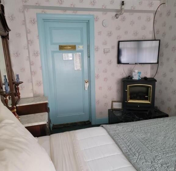غرفة ديلوكس رباعية, Lowell Inn