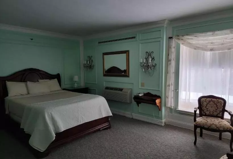 デラックストリプルルーム, Lowell Inn