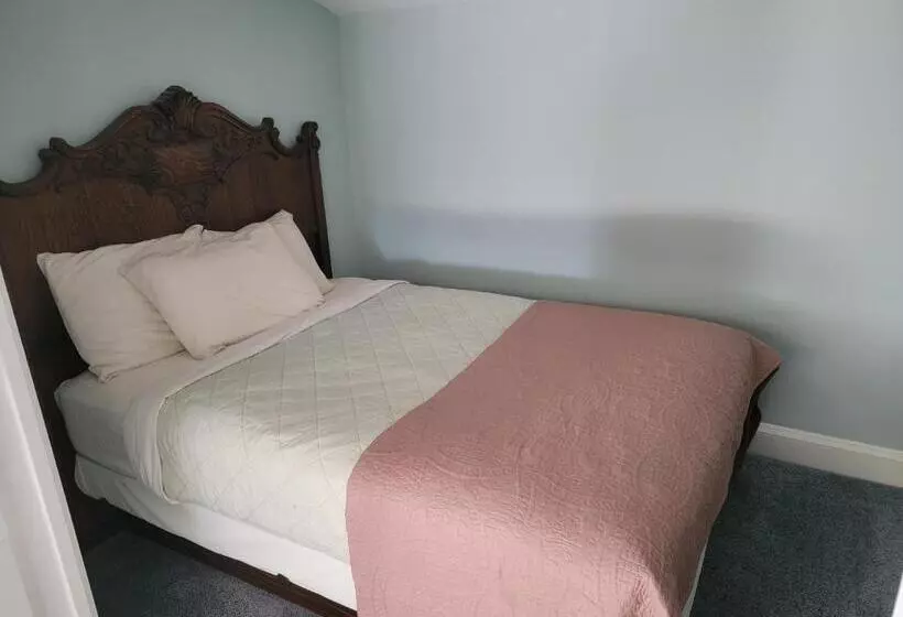 スイート, Lowell Inn