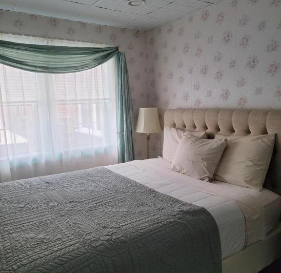 غرفة ديلوكس رباعية, Lowell Inn